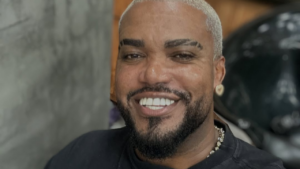 Tonzão Chagas, cantor e ex-participante de A Fazenda, foi preso em flagrante no Rio de Janeiro após denúncia de violência doméstica