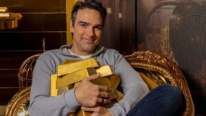 Tadeu Schmidt, apresentador do BBB