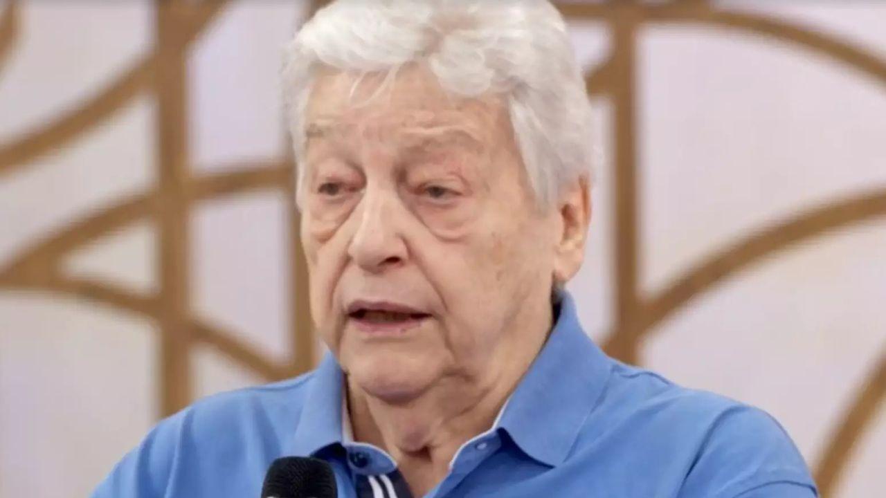 Ator Fúlvio Stefanini. Homem branco, idoso, vestindo camiseta azul.