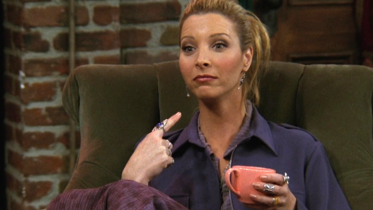 Lisa Kudrow revela que elenco de Friends ainda recebe milhões por ano com reprises