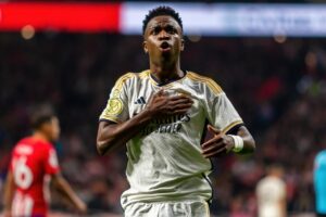 Vinícius Júnior anunciou escritório antirracista após se tornar símbolo da luta contra o racismo no futebol mundial