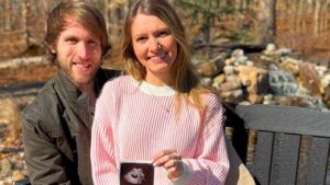 Imagem do influenciador Jesse Ridgway e sua esposa