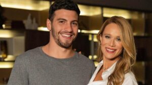 Mariana Ximenes e Henrique Barreira um ao lado do outro.