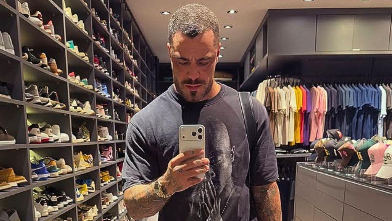 Closet de Felipe Titto com mais de 500 pares de tênis impressiona; veja