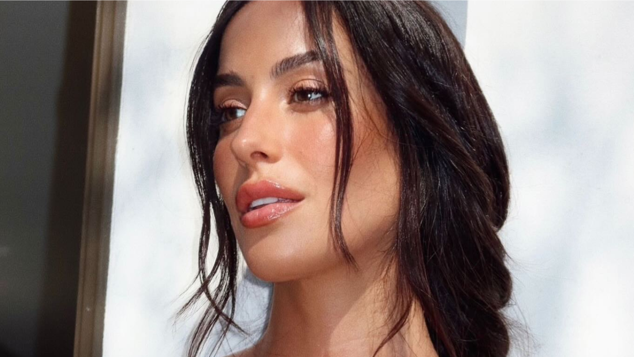 Ines de Ramon é designer de joias e vive um relacionamento discreto com Brad Pitt desde 2022