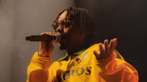 Lukinhas celebra 12 anos de carreira e diz que autenticidade é seu maior diferencial na música
