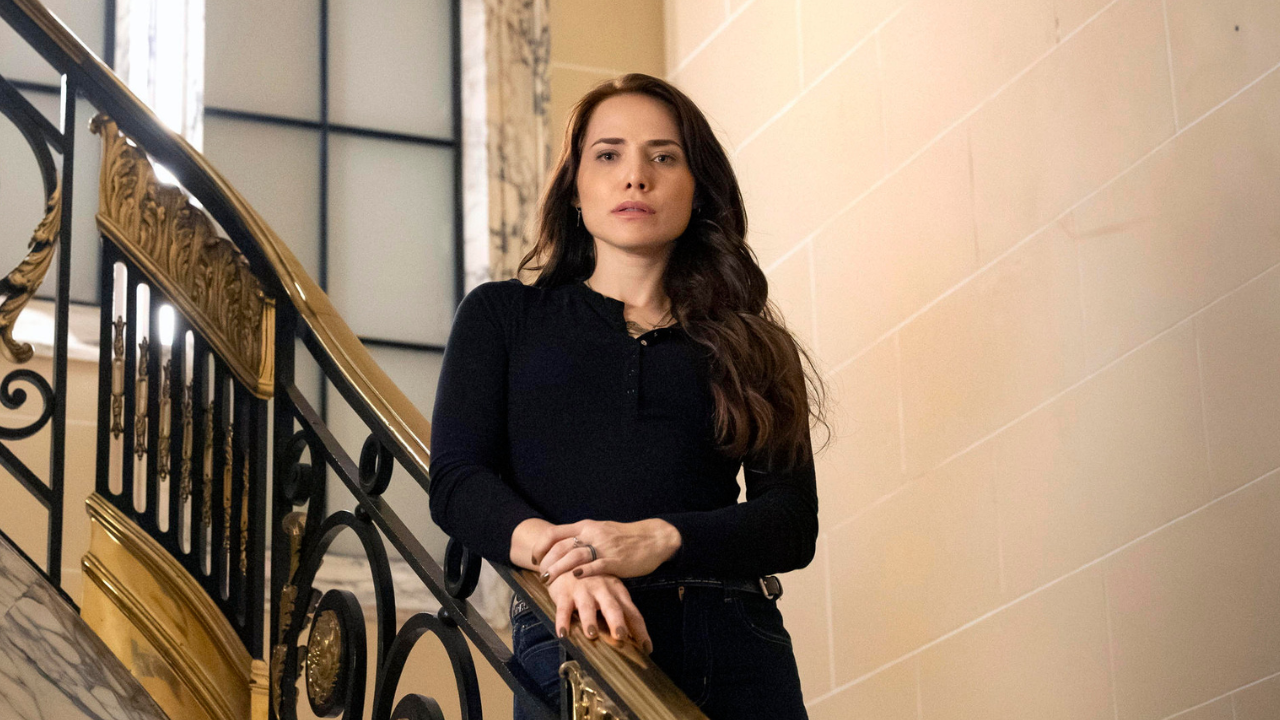 Adriana dá mais um passo em seu plano de vingança